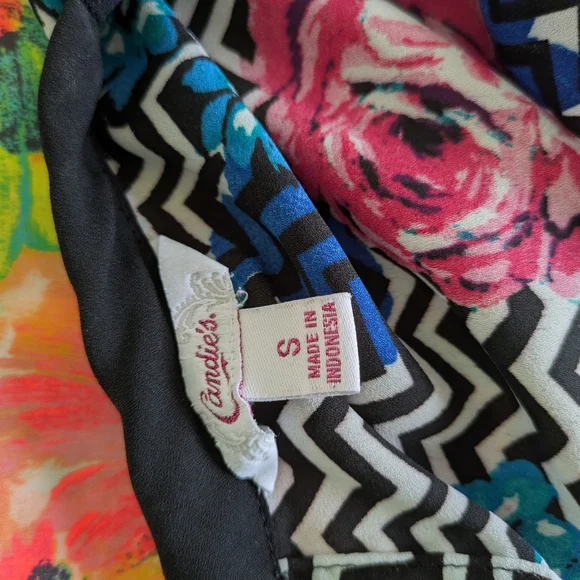 Bundle Of Candie's Set Of 3 Tank Tops Like New - Picture 3 of 11